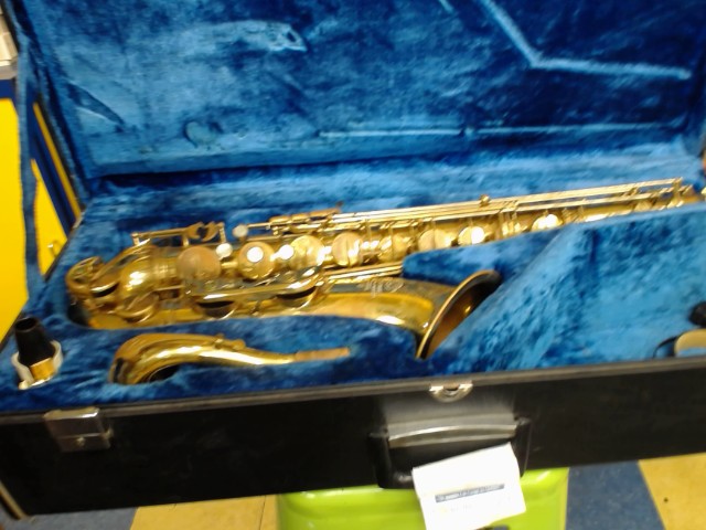 Saxophone tenor mark iv 1963