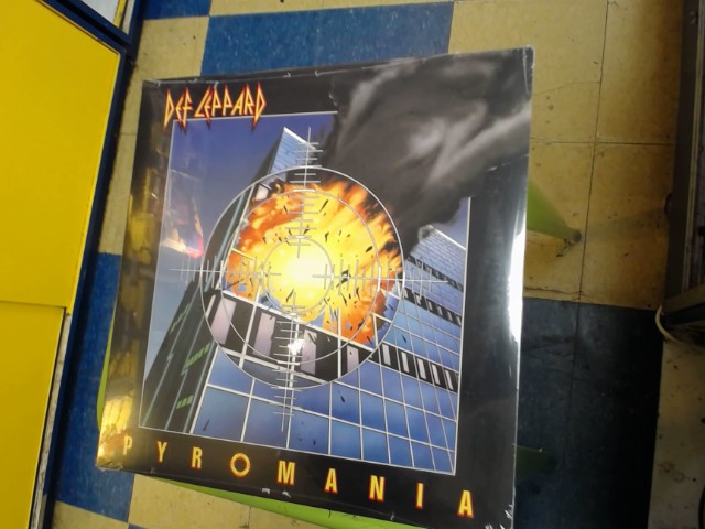 Pyromania vinyl