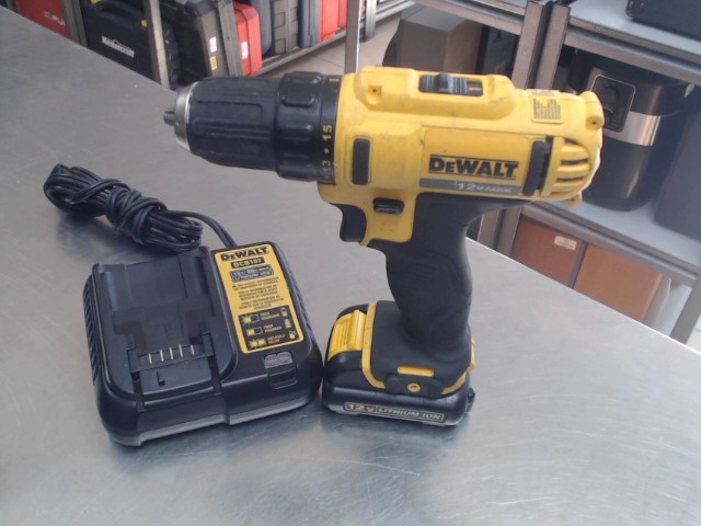 Drill dewalt av 2 batterie + chargeur