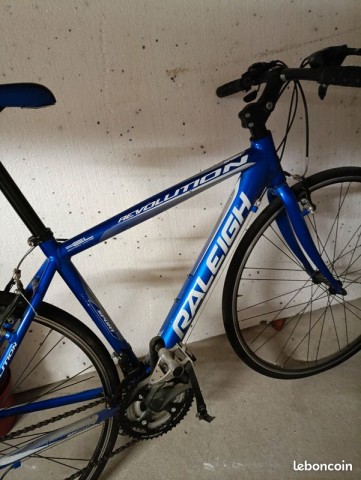 Velo de route bleu
