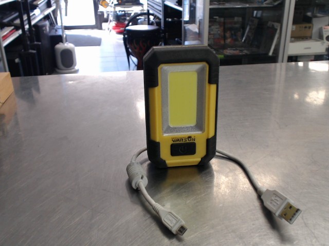 Lumiere portatif rechargable