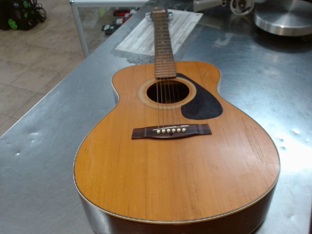 Guitar classic yamaha no case