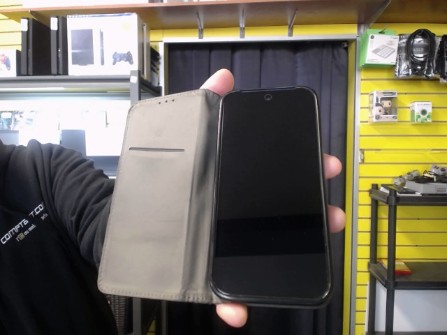 Cellulaire 128go comme neuf avec etui