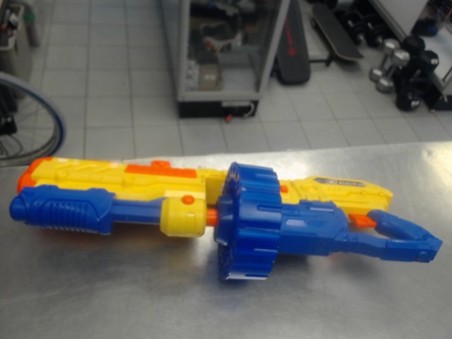 Gun xshot (dans sac dewalt)