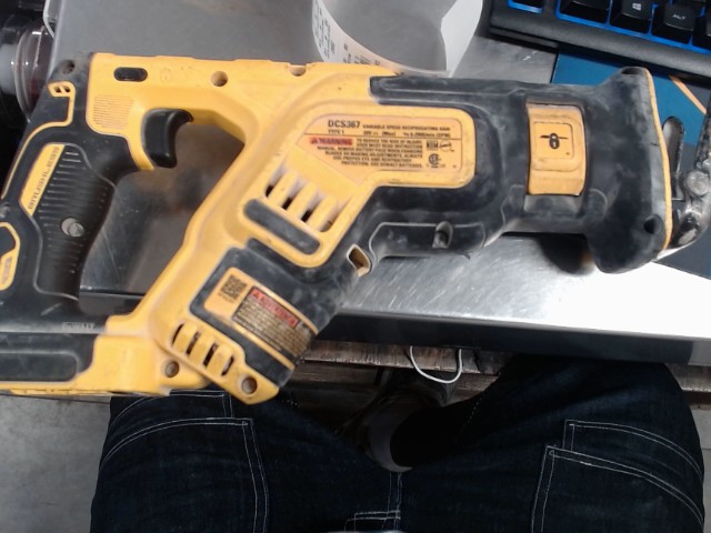 Saw electrique dewalt type 1