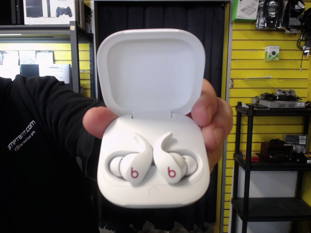 Ecouteurs style buds pratiquement neuves