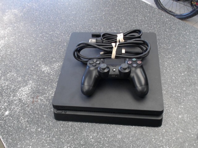 Ps4 slim avec man+fils