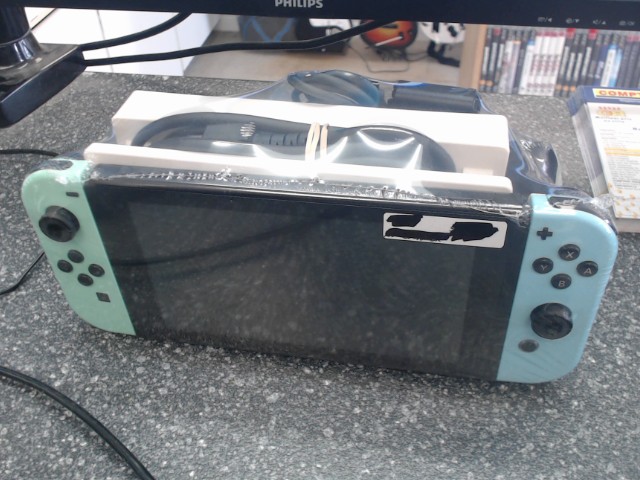 Nintendo switch + fl +joycon+dock+acc++