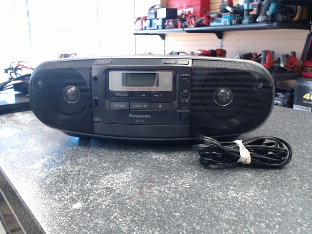 Portable cd/radio/cassette boombox
