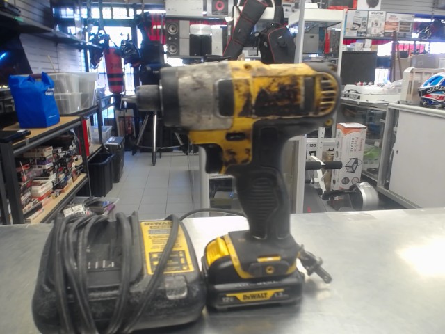 Kit dewalt drill + bat + charg