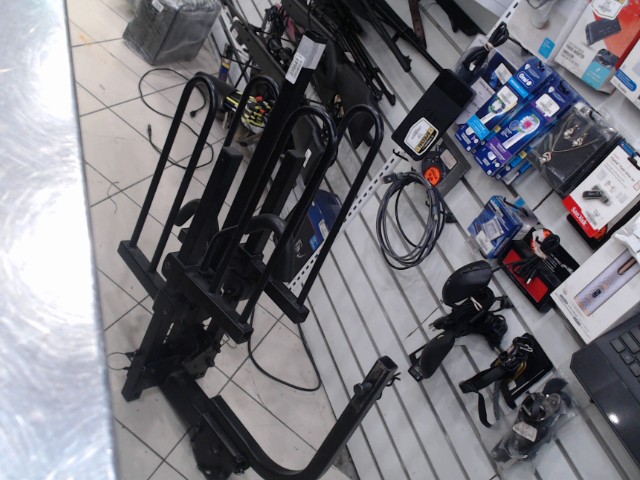Raque a velo double qui se bare