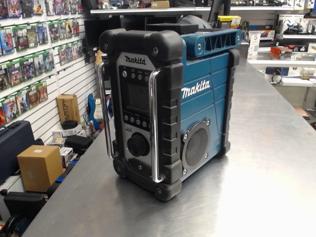 Speaker radio makita +4 batteries