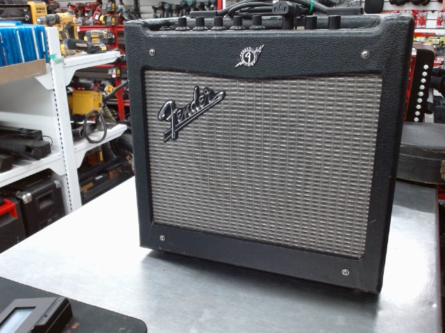 Amplie guitare 70w fender