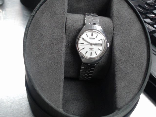 Montre timex still vintage