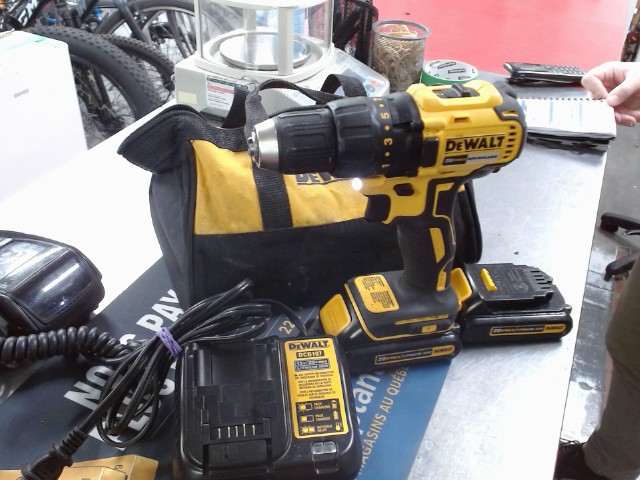 Perceuse dewalt+2 batteries+chargeur