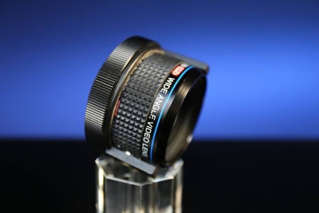 Lens gyro