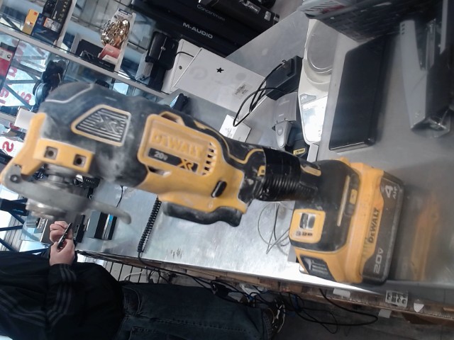 Cordless oscillating multi-tool