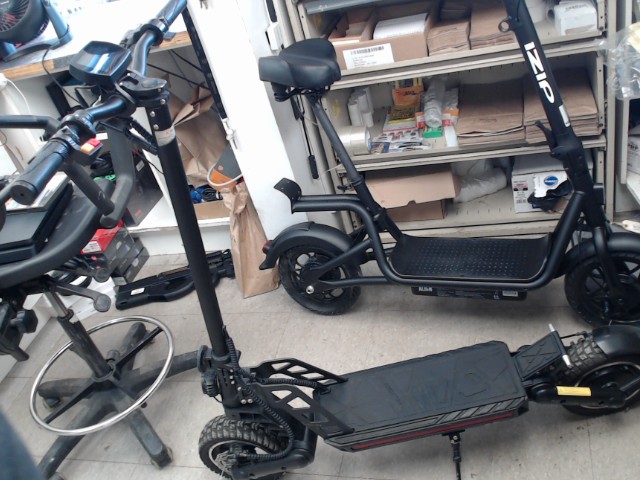 Electric scooter+charger