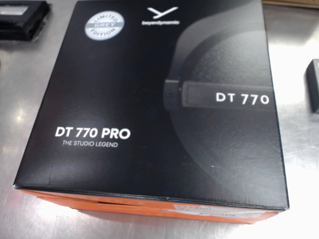 Ecouteur studio beyerdynamic en boite