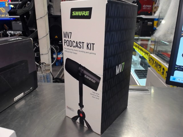 Podacast shure kit mv7 en boite