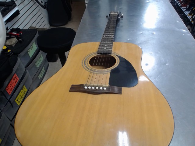 Guitare accoustique fender