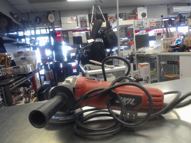 Grinder deja amener