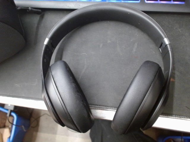 Ecouteurs beats studio pro noir + case