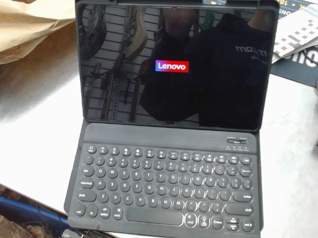 Tablette lenovo case flip +clavier 256gb
