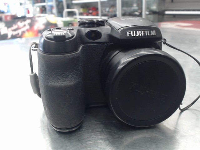 Petite cam�ra digitale � batt 2a finepix