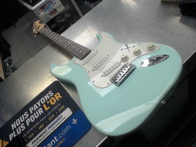 Fender squier daphne blue(missbackplate)