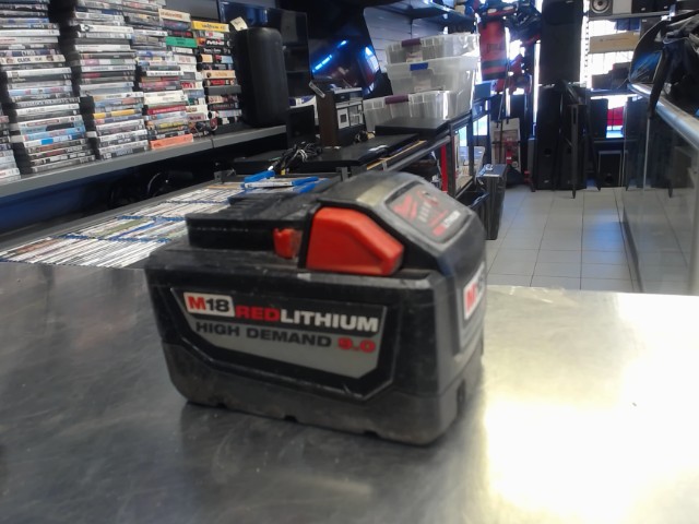 Batterie milwaukee 9.0