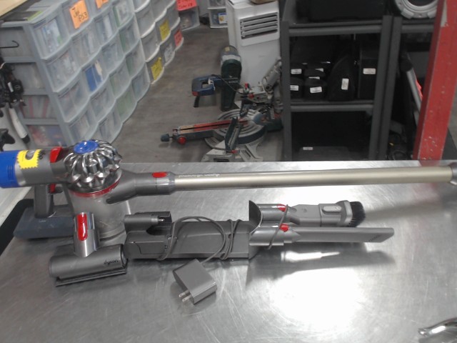 Aspirateur+batterie/chargeur+accessoires
