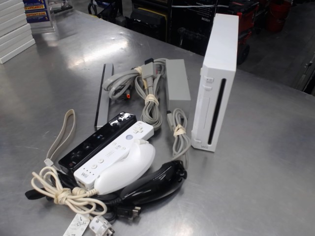 Nintendo wii avec fils et 2man+nunchuck