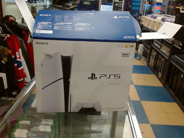 Playstation 5 en boite avec mannette 1tb