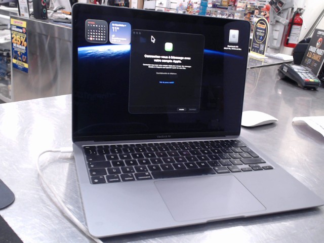 8 gb/ 2462 /m1 2020