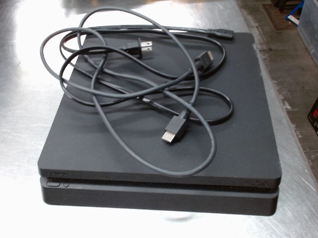 Ps4 slim sans manette avec fils