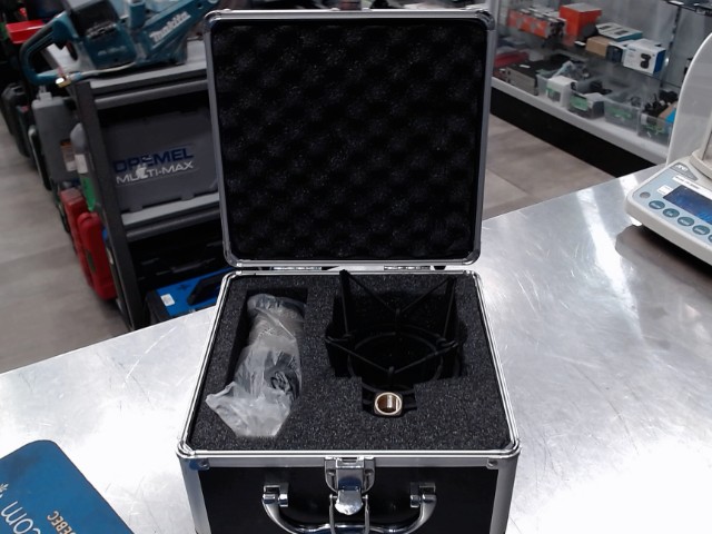 Micro dans case rigide+acc