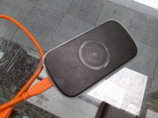Chargeur sans fils avec acc