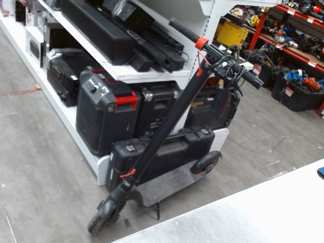 Trotinette x8 avec chargeur