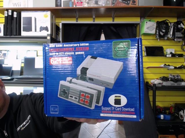 Mini console 621 jeux de nes neuve