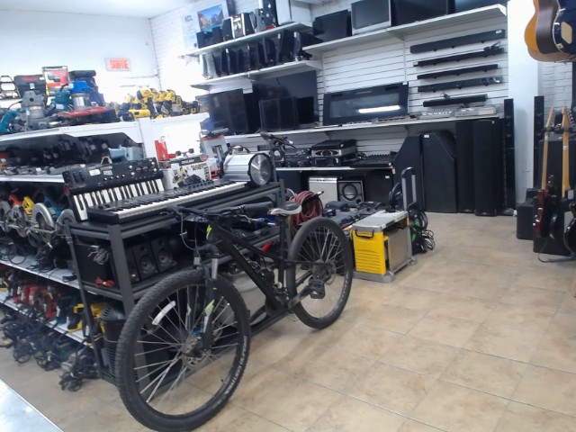 Velo de montagne noir