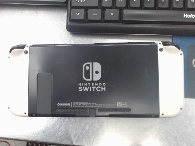 Switch green&blue joycon w case scratch