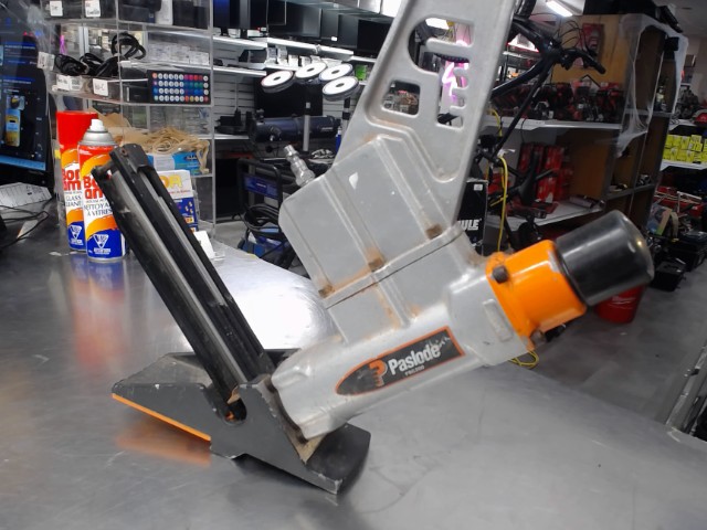 Flooring nailer paslode