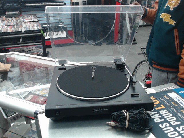 Un tourne-disque stereo automatique