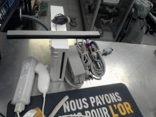 Wii blanche + man + fils