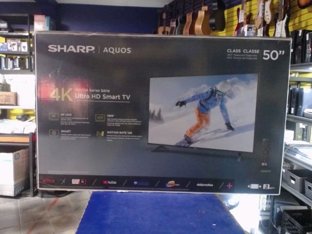 Televiseur smart 4k comme neuf boite