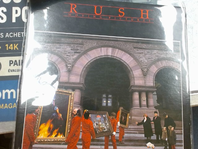 Moving pictures vinyl