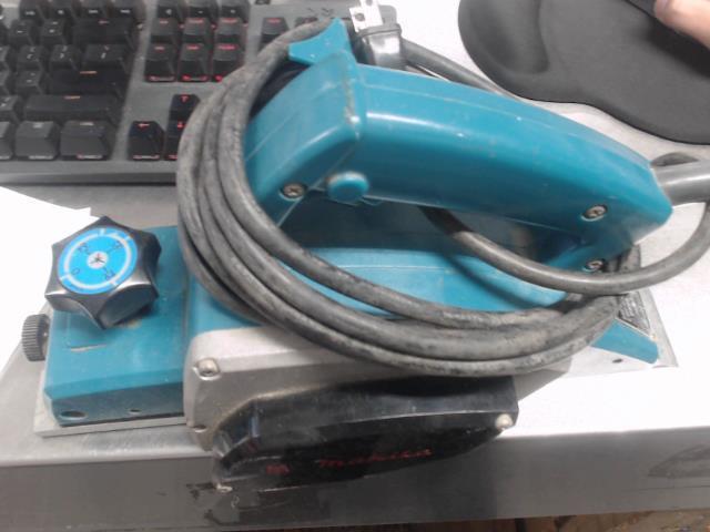 Planeur makita a fils
