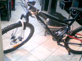 Velo ccm jaune/noir suspension