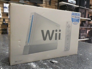 Nintendo wii console red